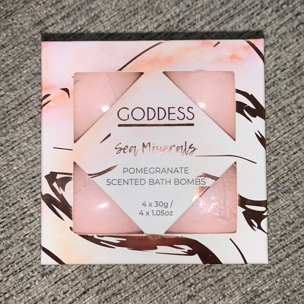 Goddess Sea Minerals Pomegranate Scented Bath Bomb